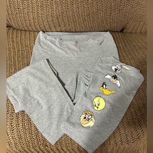 Warner Bros. Gray Leggings with Cartoon Characters